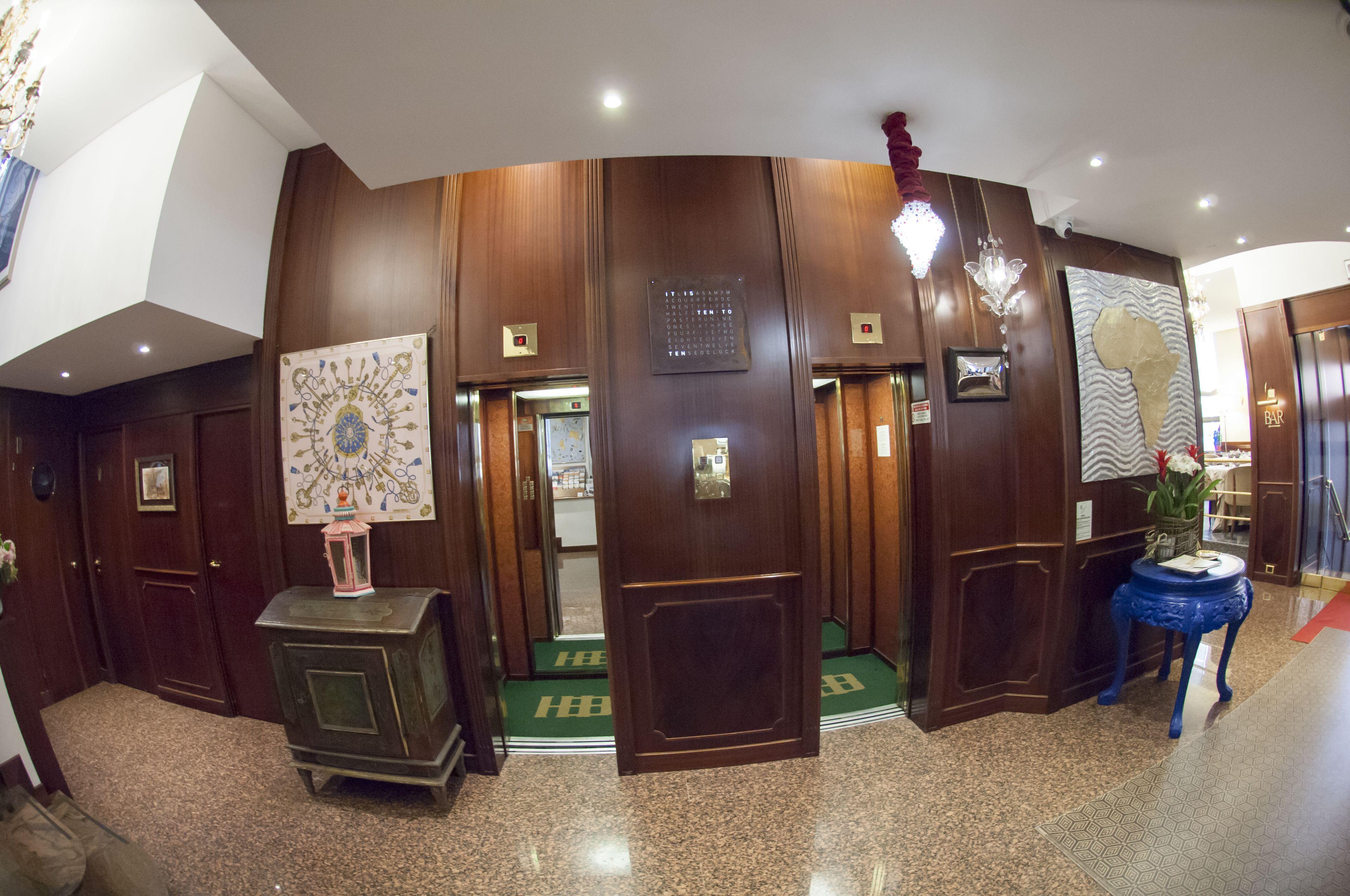 Hotel Bristol — Fotos 1